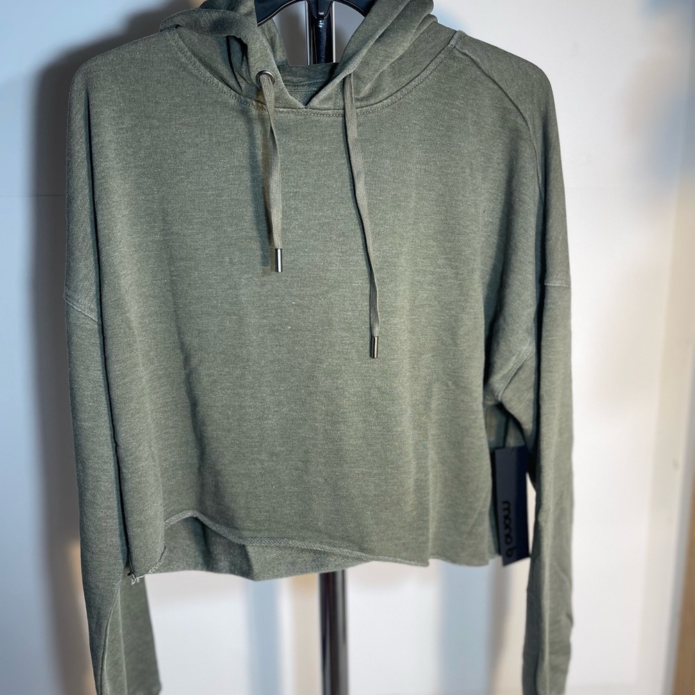 Mono B  Cropped Sweatshirt NWT size Large  color Green
